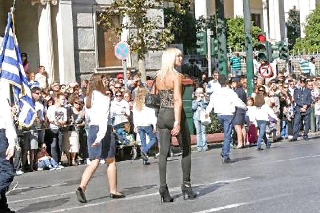 25P CANDID GREEK BEAUTIES!!