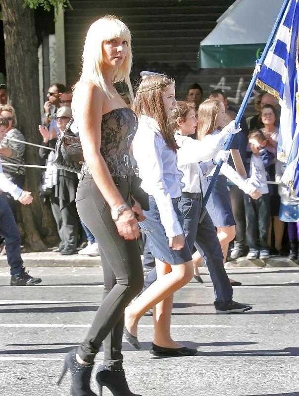 25P CANDID GREEK BEAUTIES!!