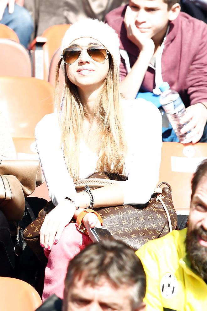 25P CANDID GREEK BEAUTIES!!