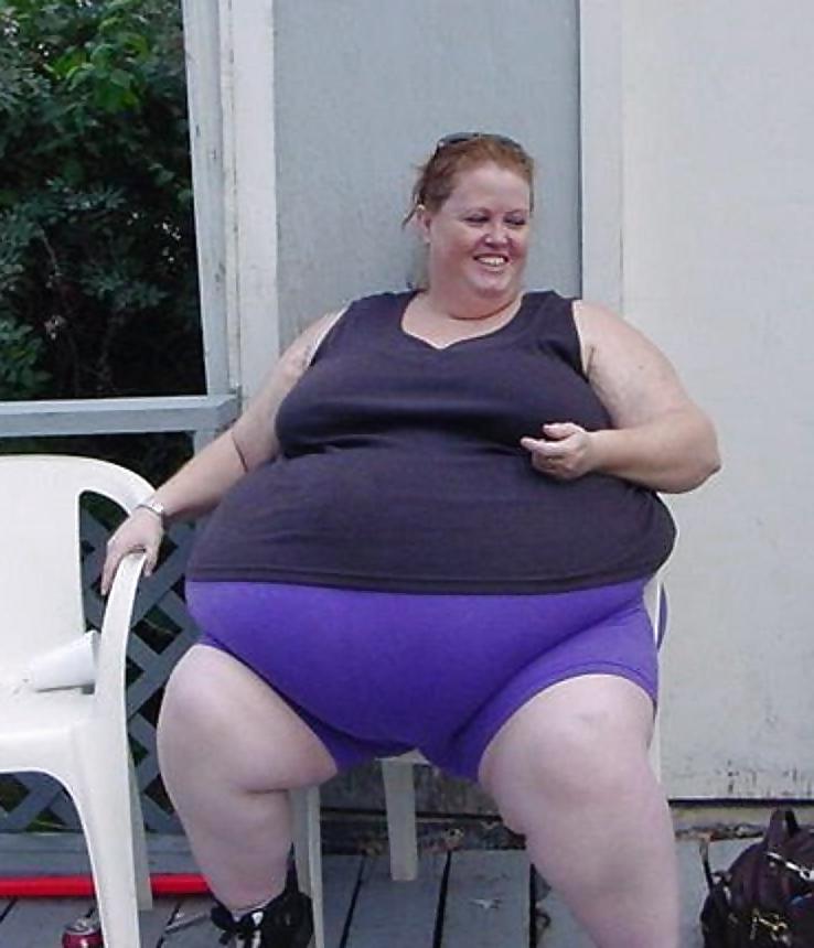 10P BBW like to undress 12