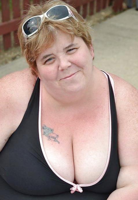 10P BBW like to undress 12