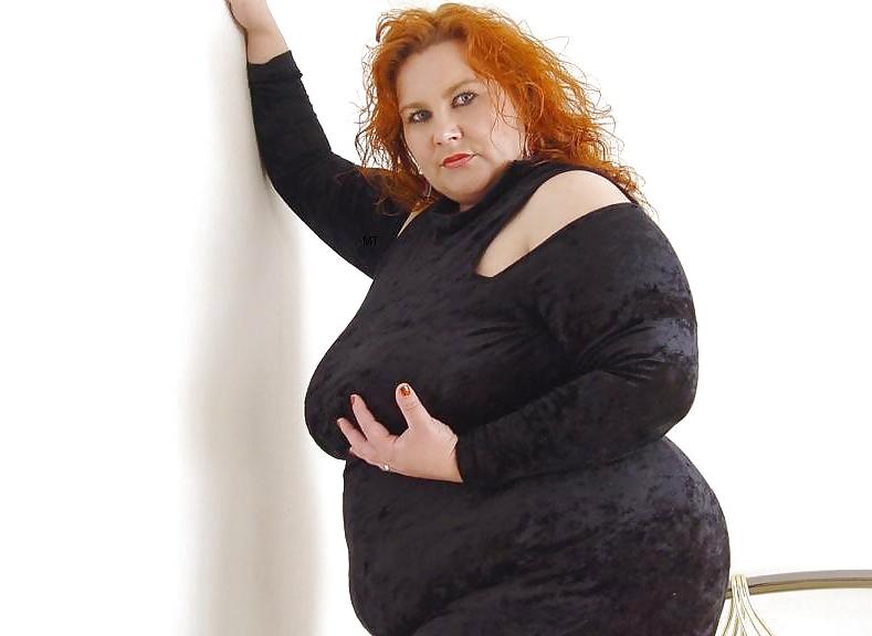 10P BBW like to undress 12