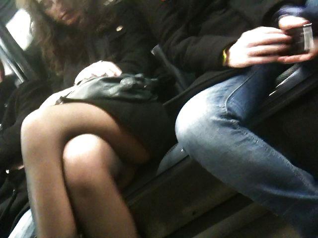 21P Metro paris upskirt