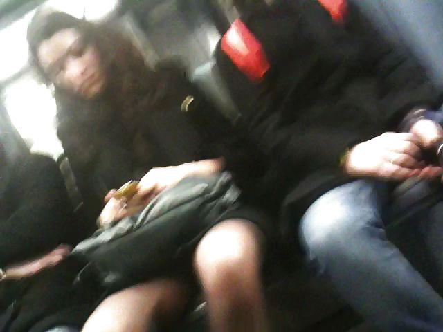 21P Metro paris upskirt