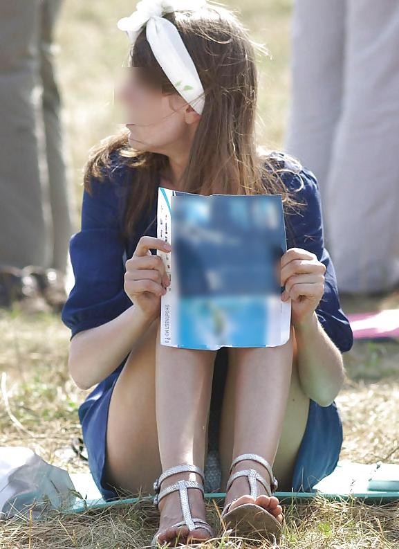 25P Upskirt 5