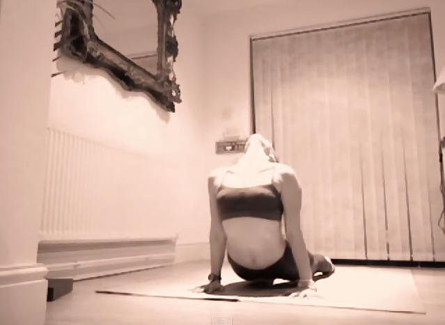 23P Youtube Fitness MILF 2 Nips, Ass, Feet, Bubble Butt