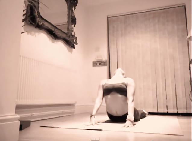 23P Youtube Fitness MILF 2 Nips, Ass, Feet, Bubble Butt
