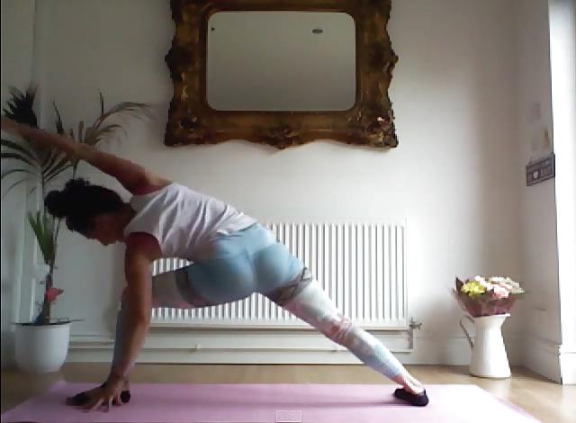 23P Youtube Fitness MILF 2 Nips, Ass, Feet, Bubble Butt