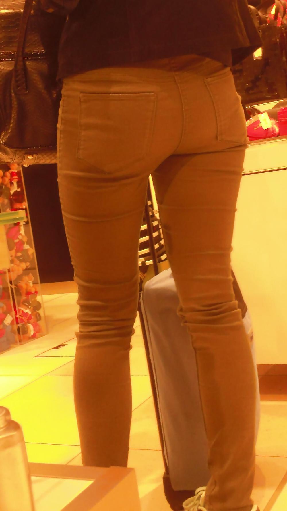 25P Popular teen girls ass & butt in jeans Part 6
