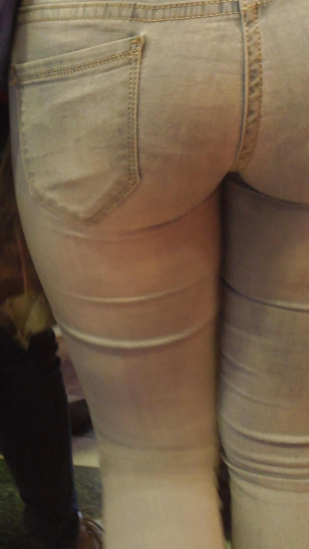 25P Popular teen girls ass & butt in jeans Part 6