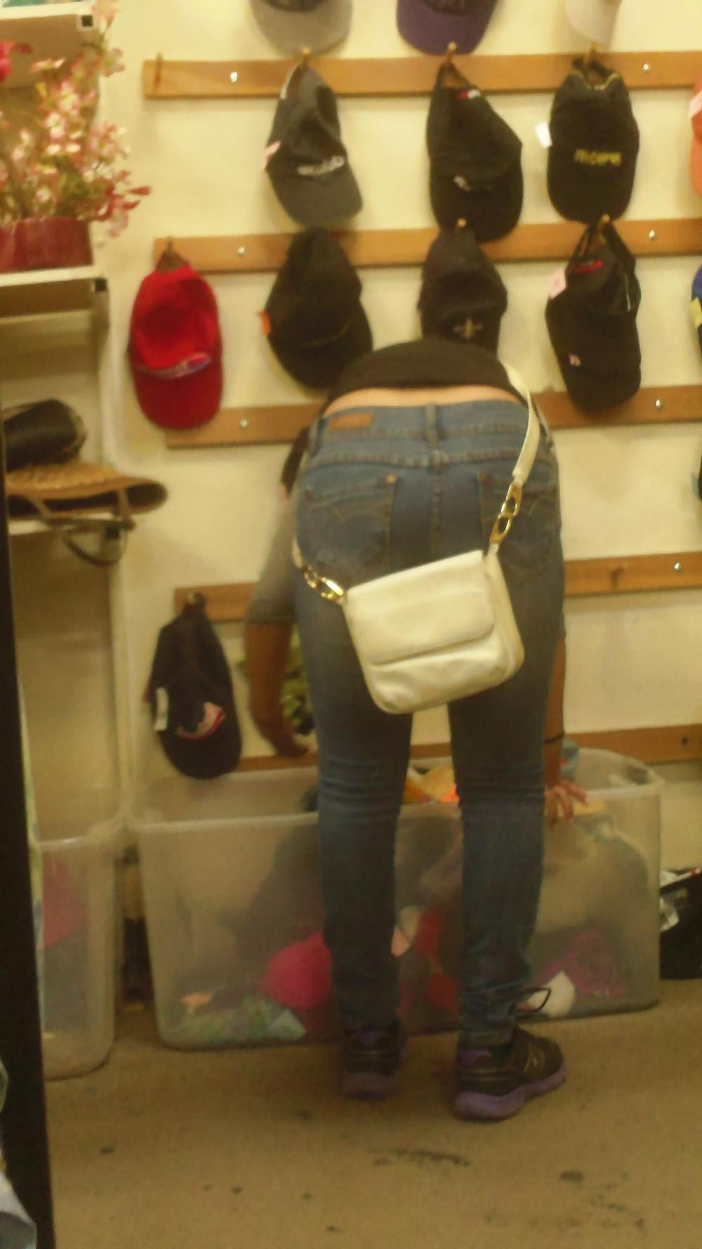 25P Popular teen girls ass & butt in jeans Part 6