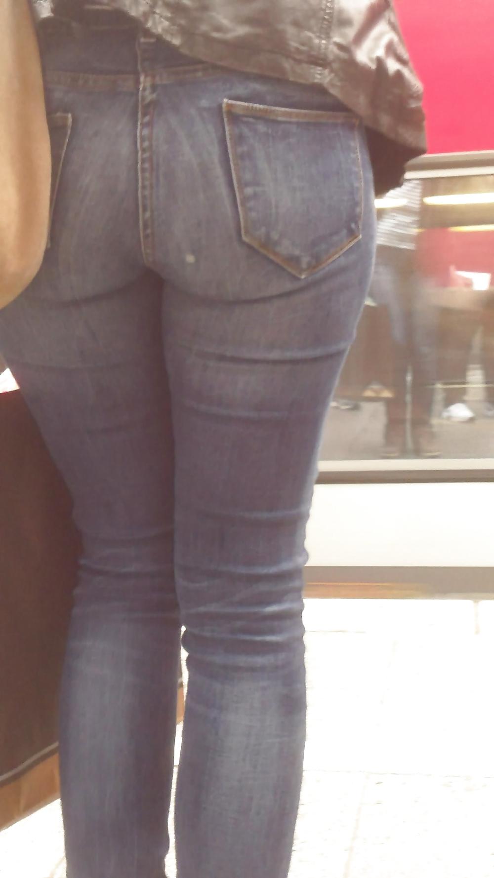 25P Popular teen girls ass & butt in jeans Part 6