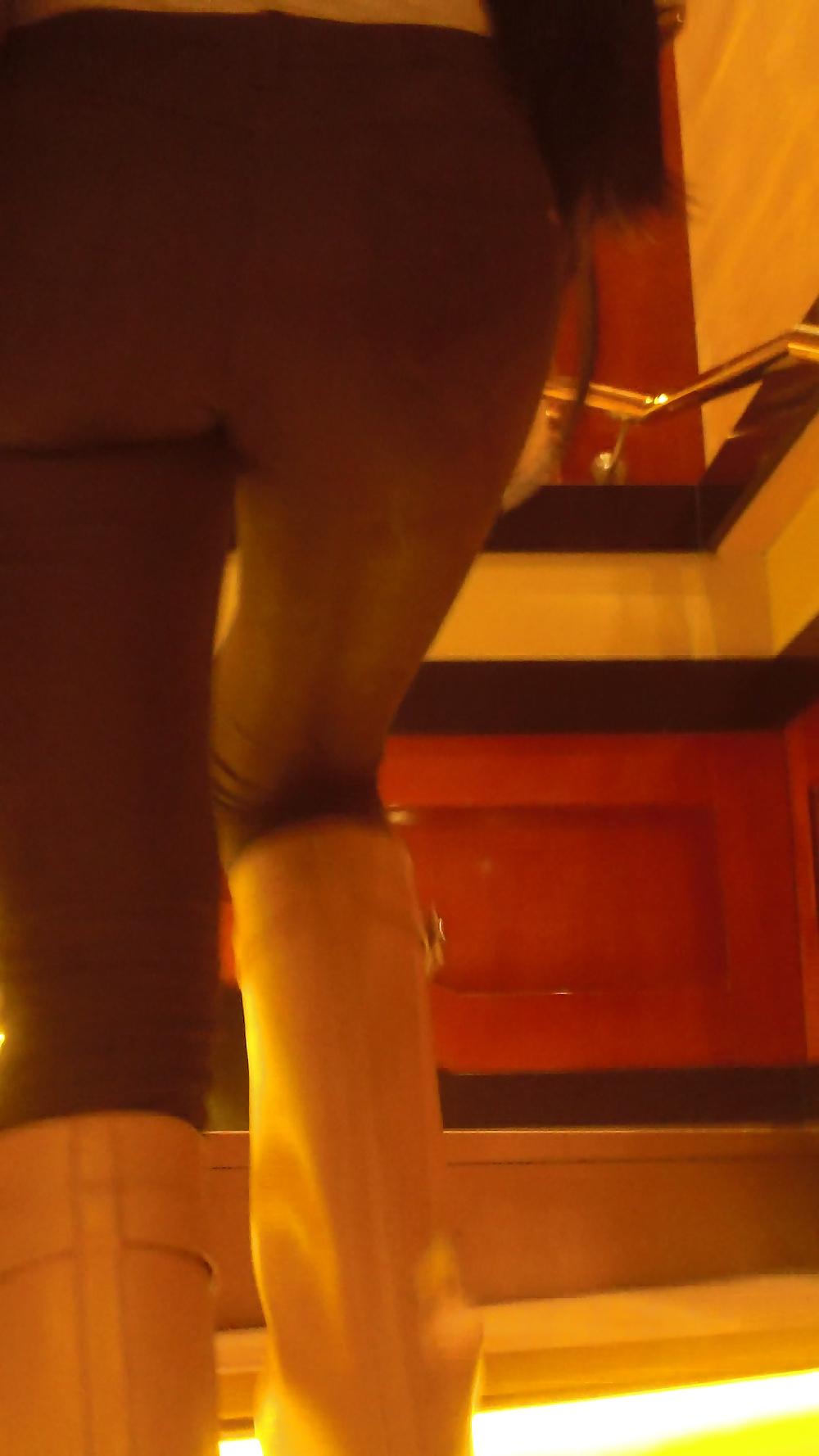 25P Popular teen girls ass & butt in jeans Part 6