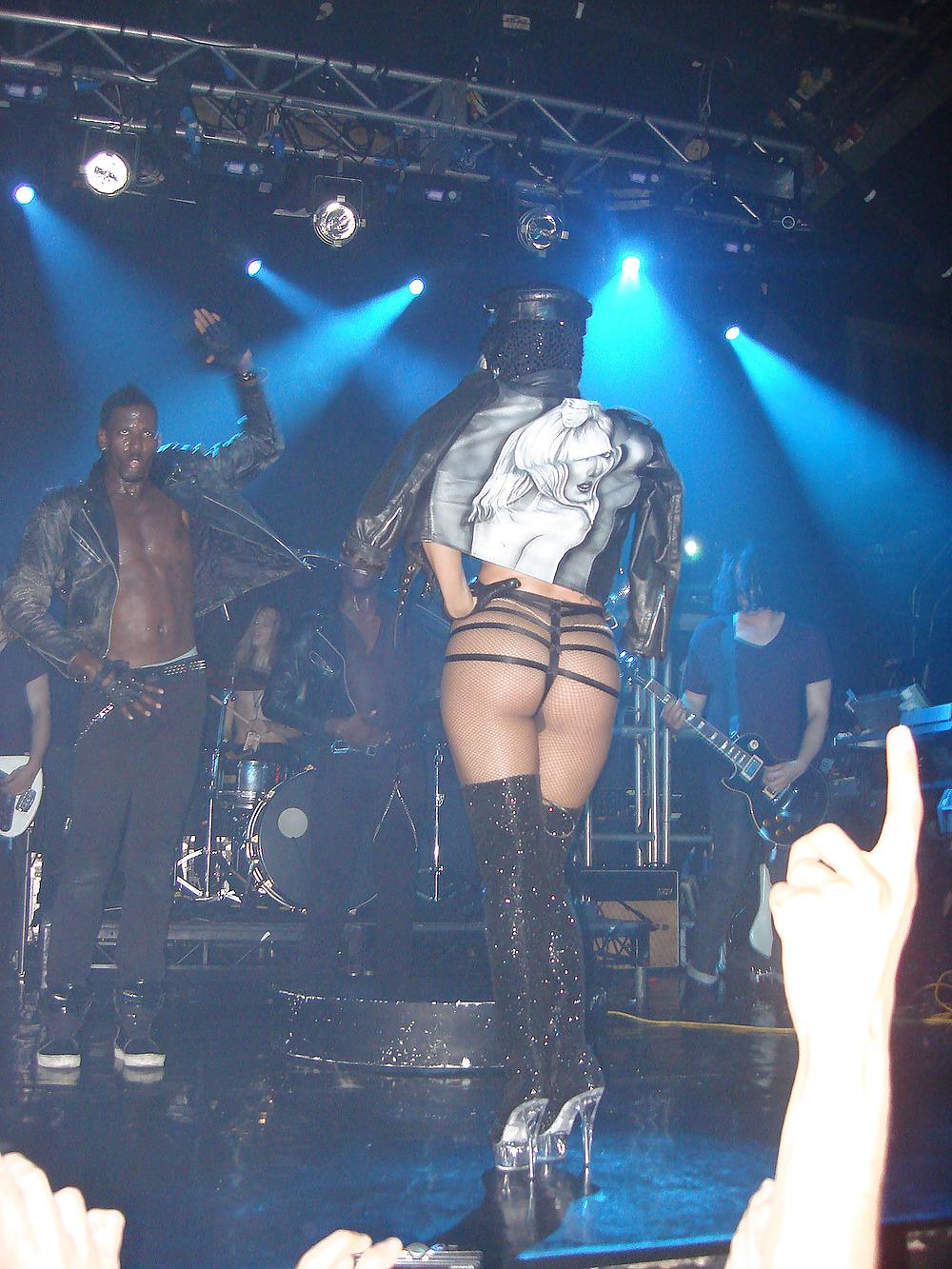 5P Lady GaGa on stage