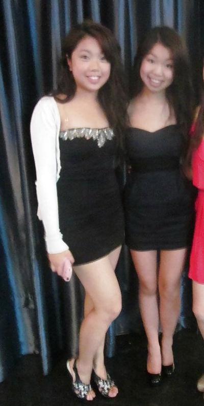 25P SEXY ASIAN COLLEGE TEENS (SOCIAL MEDIA PICTURES)