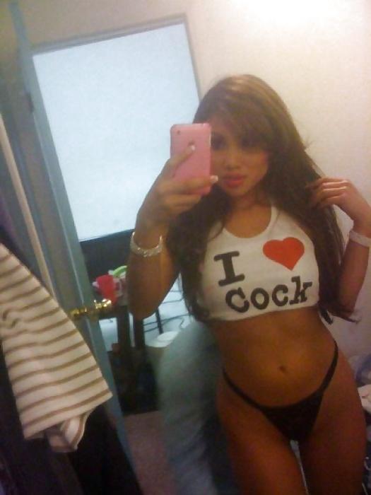 25P SEXY ASIAN COLLEGE TEENS (SOCIAL MEDIA PICTURES)