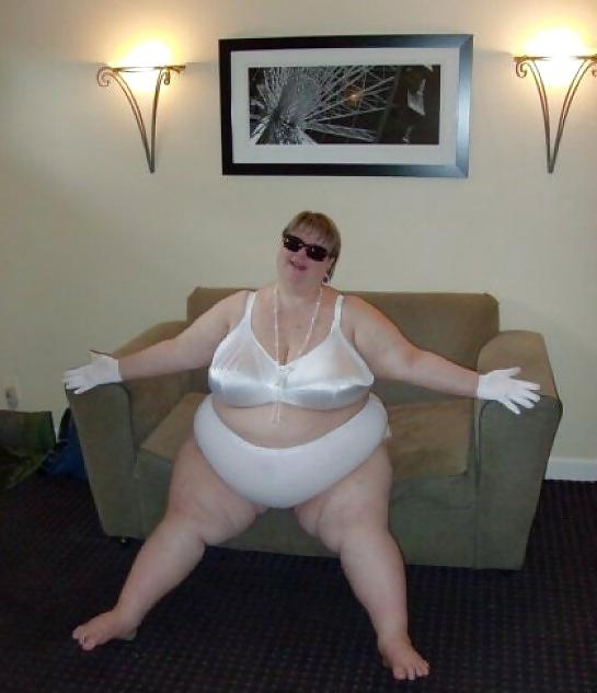 25P Ssbbw's in huge bras and lingerie 