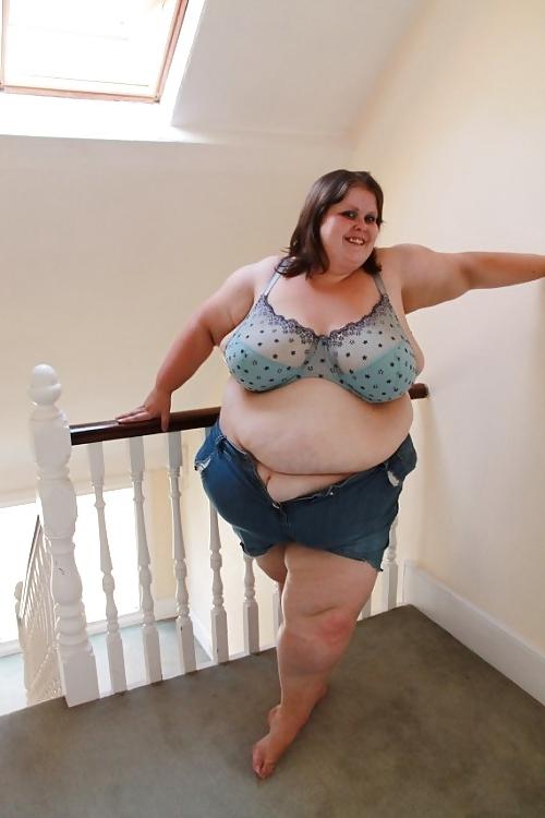 25P Ssbbw's in huge bras and lingerie 