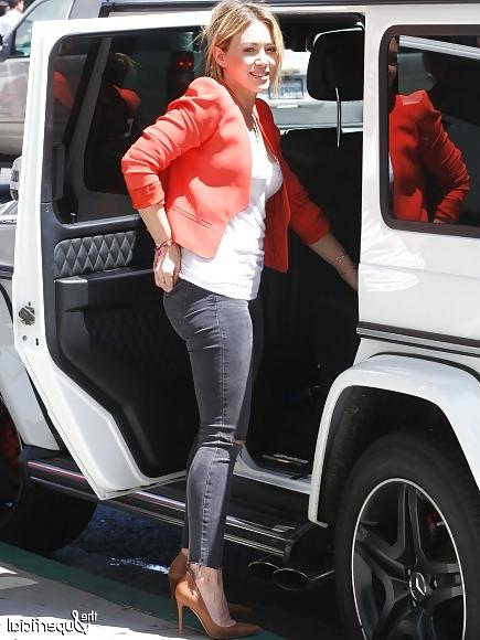 19P Hilary duff butt in hot tight jeans