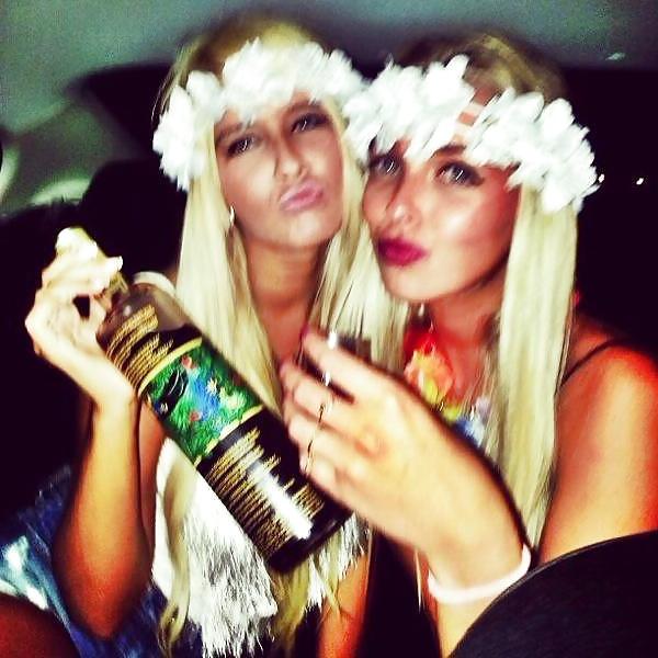 15P Super hot blonde non nude (comment please) #03