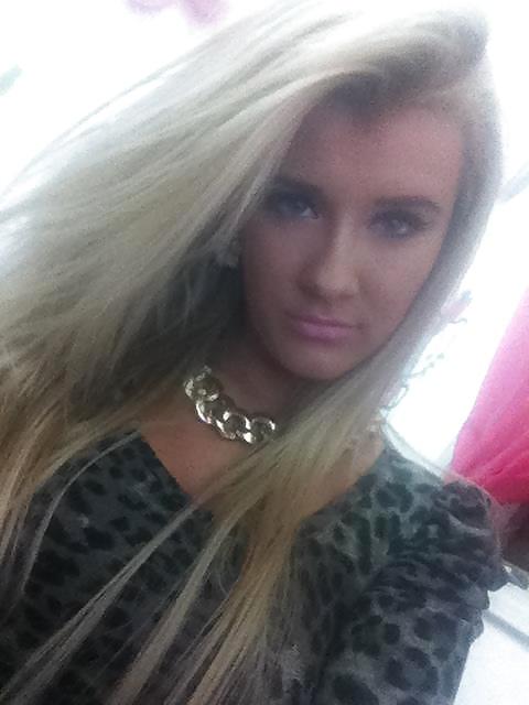 15P Super hot blonde non nude (comment please) #03