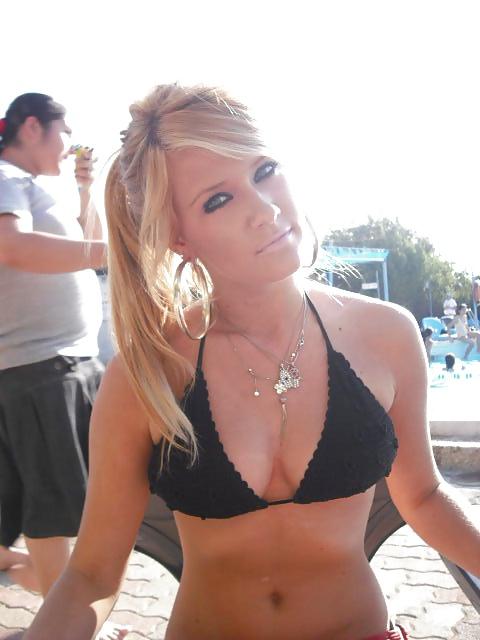 14P Super hot blonde non nude (comment please) #02