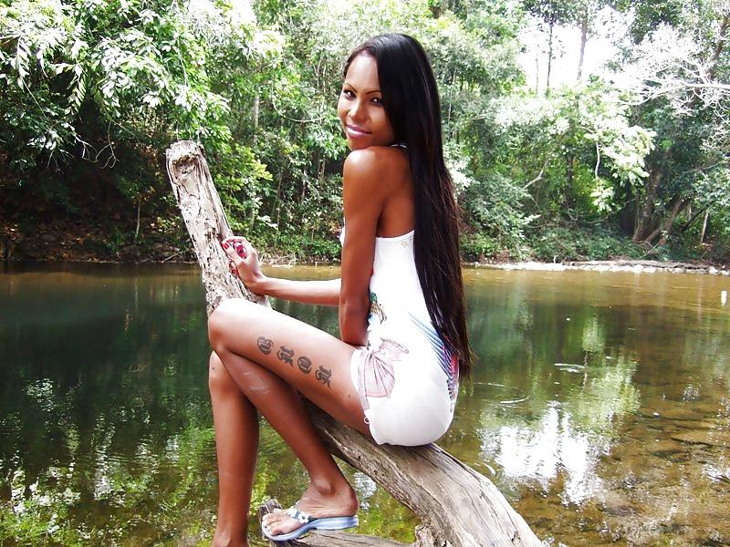 25P Ladyboys nude and non nude pics 3