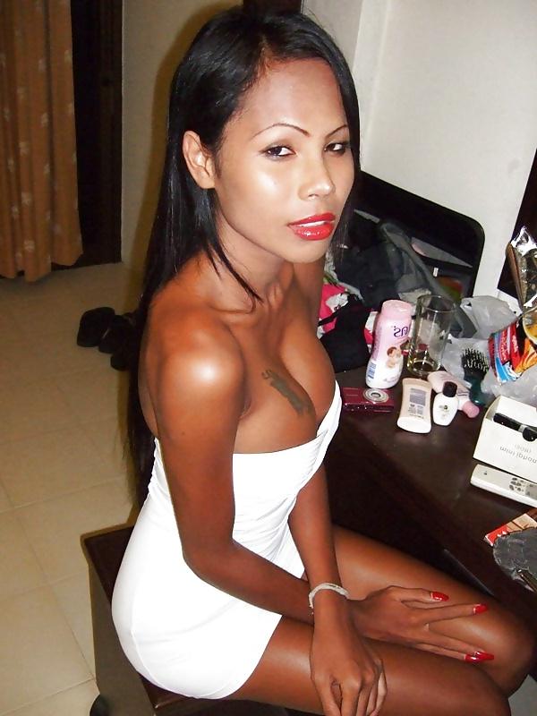 25P Ladyboys nude and non nude pics 3