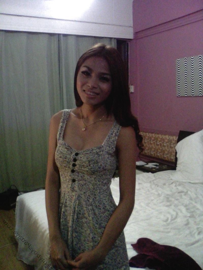 25P Ladyboys nude and non nude pics 2
