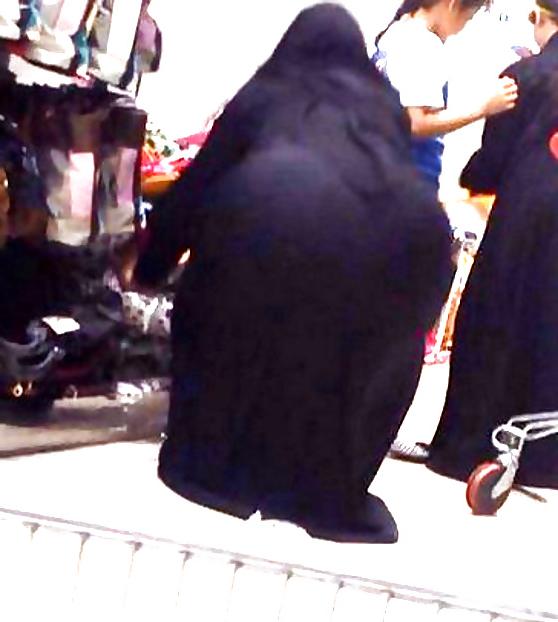 25P Arab ass hummmmmmmm
