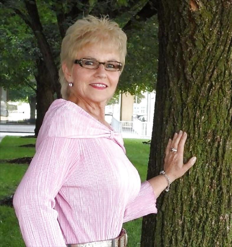 25P Beautyfullst grannys non nude 
