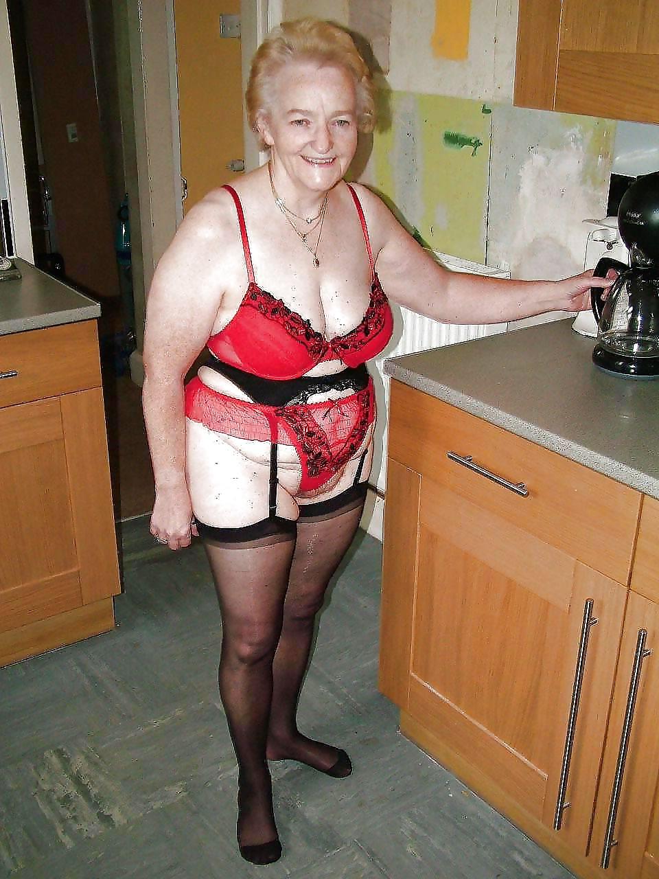23P Granny,omas