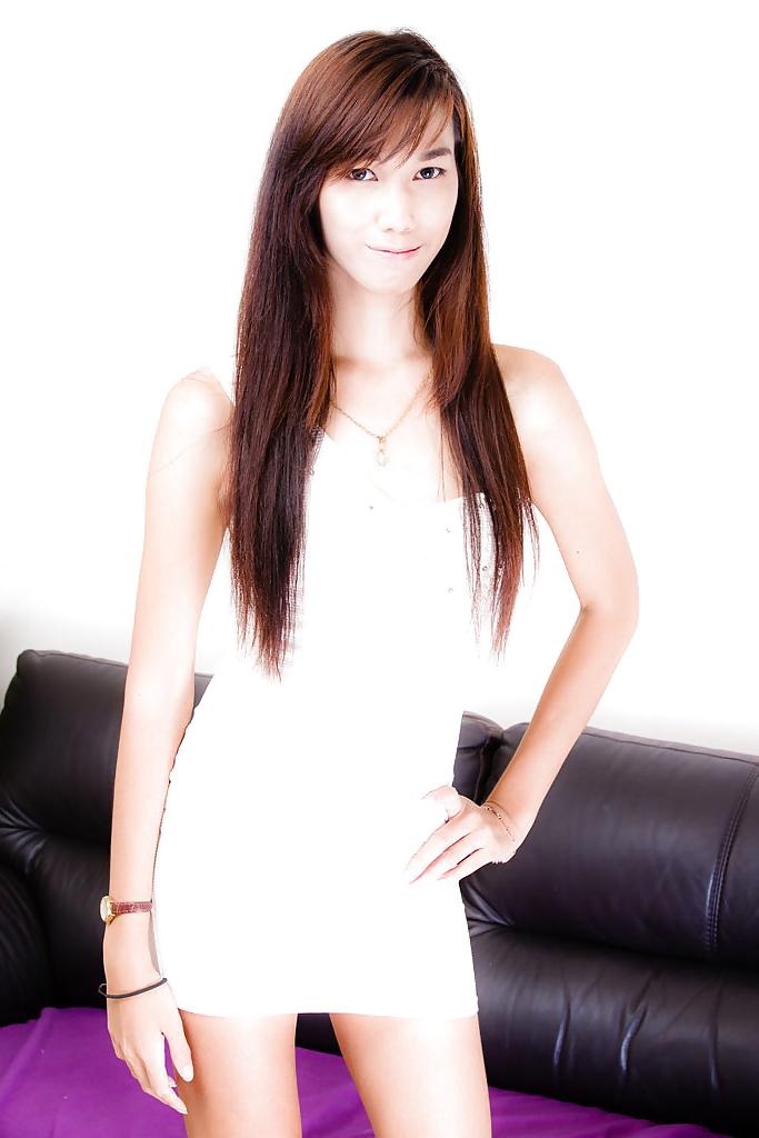 15P Ladyboy Pim