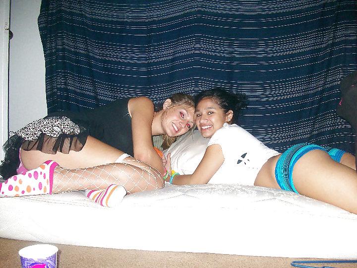 17P Facebook hoe non nude