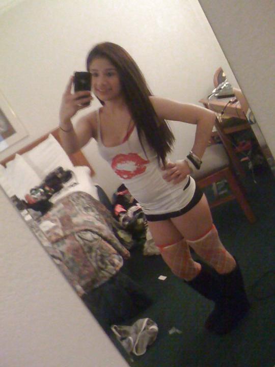 17P Facebook hoe non nude