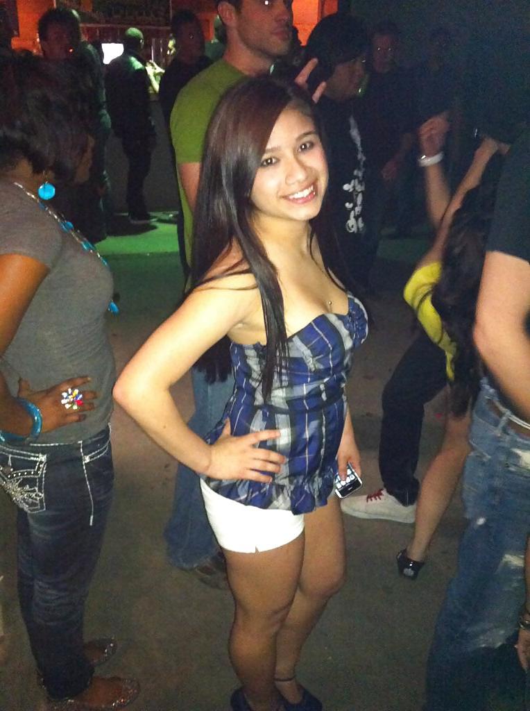 17P Facebook hoe non nude