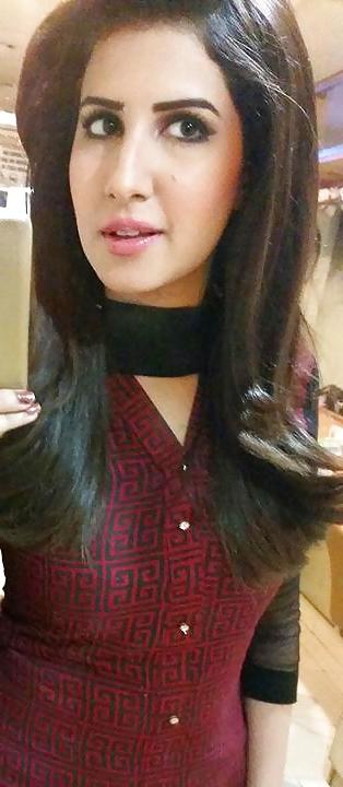 25P Sexy Muslim News Reader Kommal for BIG BLACK COCKS
