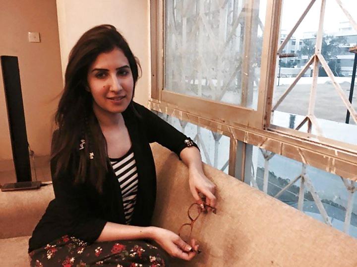 25P Sexy Muslim News Reader Kommal for BIG BLACK COCKS