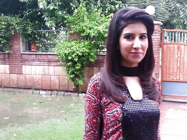 25P Sexy Muslim News Reader Kommal for BIG BLACK COCKS