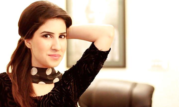 25P Sexy Muslim News Reader Kommal for BIG BLACK COCKS