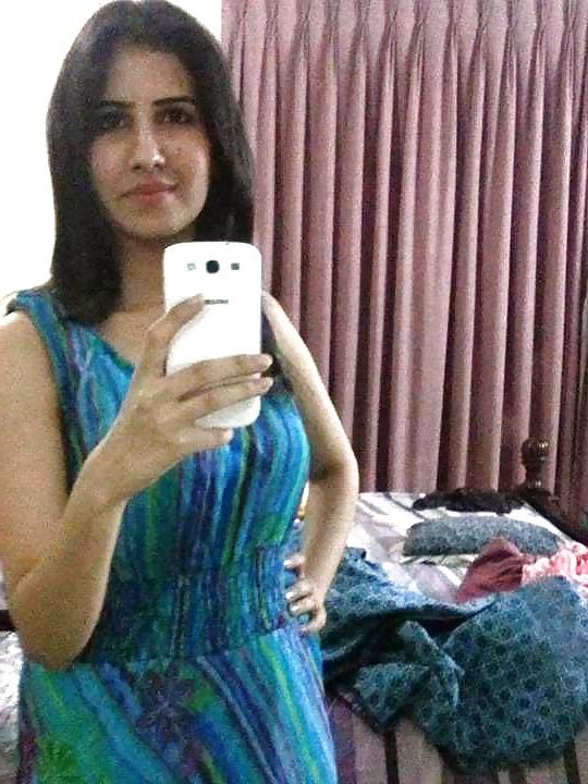 25P Sexy Muslim News Reader Kommal for BIG BLACK COCKS