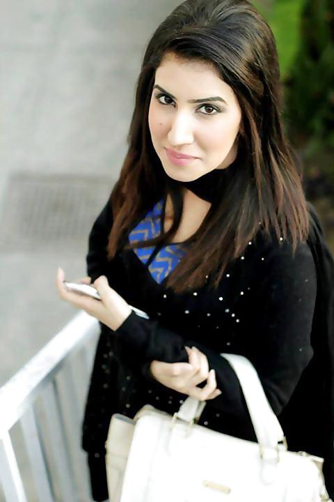 25P Sexy Muslim News Reader Kommal for BIG BLACK COCKS