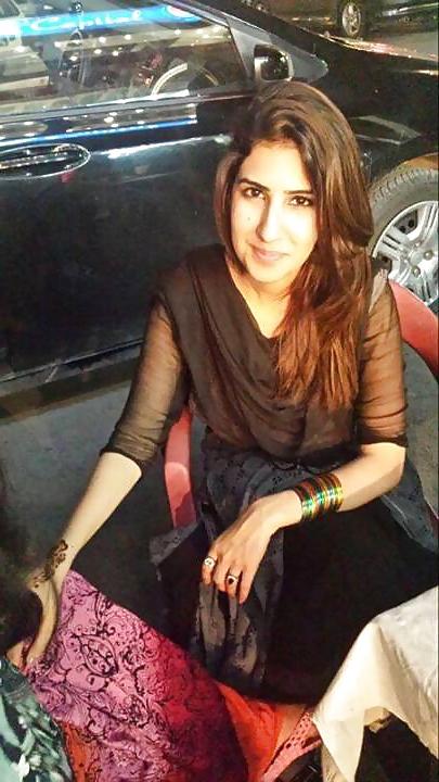 25P Sexy Muslim News Reader Kommal for BIG BLACK COCKS