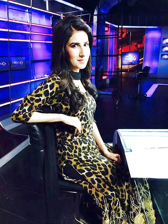 25P Sexy Muslim News Reader Kommal for BIG BLACK COCKS