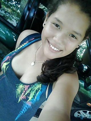 10P Latinas bonita non nude