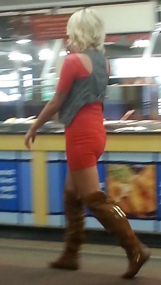 10P Voyeur Blonde babe