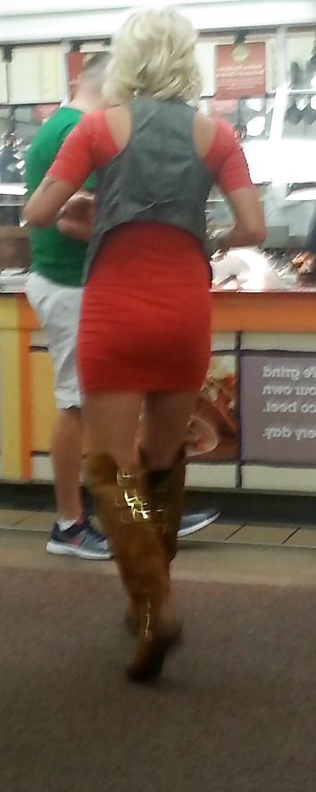 10P Voyeur Blonde babe