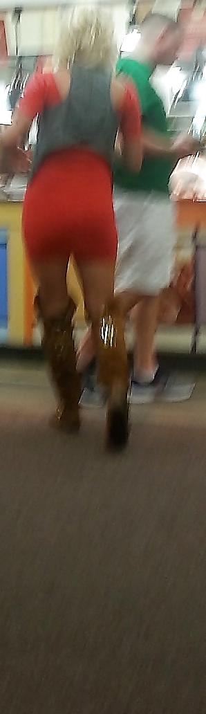 10P Voyeur Blonde babe