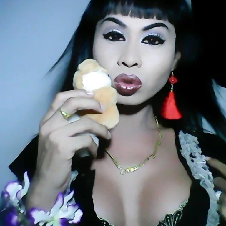 25P Real Thai-Ladyboy
