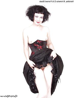 25P Nude vampires.